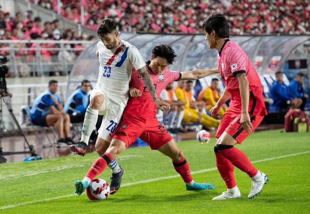 韩国足球队 - 先看韩国足球队前国脚安贞焕曾效力于中超的哪支球队?